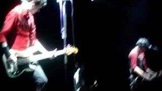 Sum 41 - Exit Song! (live at Moscow 6/07/2011)