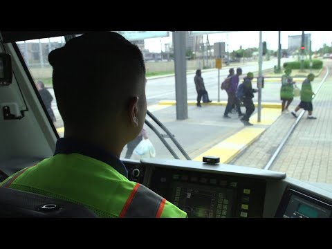 Video: MetroRail Light Rail Օսթինում, Տեխաս
