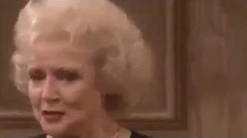 S07E19 Journey to the Center of Attention