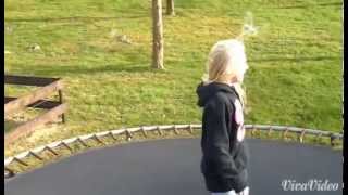 Turnen Op De Trampoline Met Frederique Ponylover