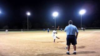 Hot to cut a high pitch  - Slow Pitch Softball #shorts screenshot 4