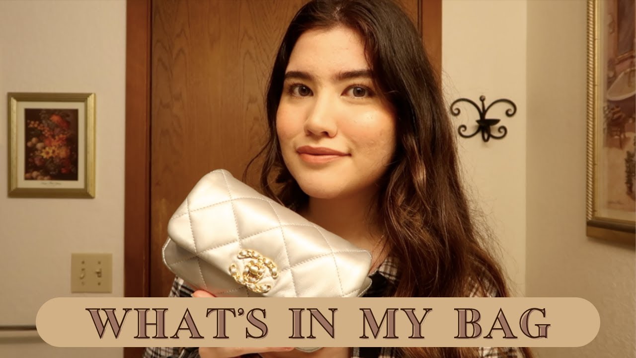 CHANEL 19 WHATS IN MY BAG? ♡ Also Wear & Tear Update & How to