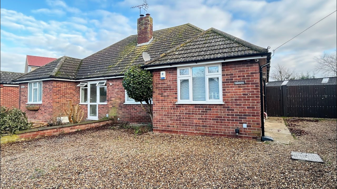 GREAT HOLLAND, WELL PRESENTED TWO BEDROOM BUNGALOW