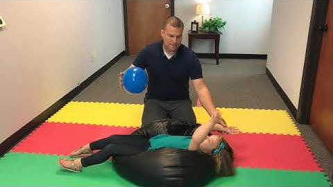 How to support the MORO primitive reflex - Balloon drop activity