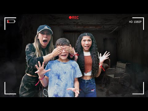 Surviving Our First Halloween HORROR Nights!!! (Scare ZONE) **SCARY**