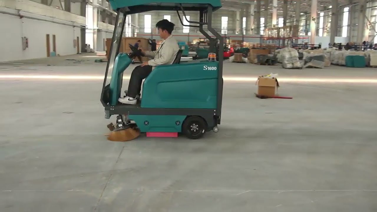 Big Street Sweeper Car Four Brushes Electric Road Sweeper Ride On Floor Sweeper with glass shed