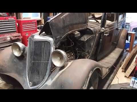Vídeo: Quão rápido era um Ford V8 1934?