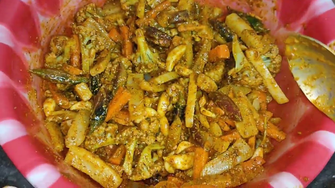 Mix Achar Recipe|मूली गोभी गाजर अदा लहसुन की अचार रेसिपी 