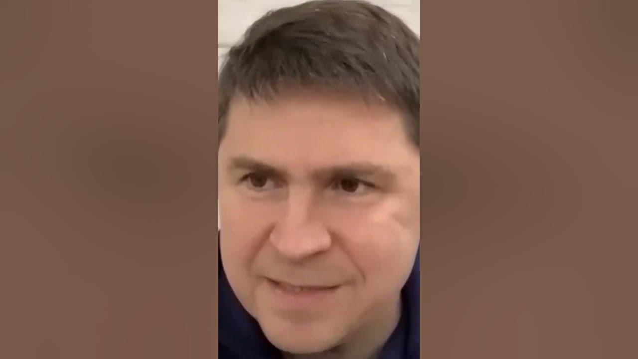 Красный омоновец. Зона поражения ядерного взрыва спб. Полицейский ударил ногой в живот. Удары по спб и москве. Омоновец извинился перед женщиной.
