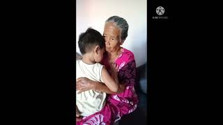 cara bermain anak anak dengan menunjukkan kasih sayang Nenek