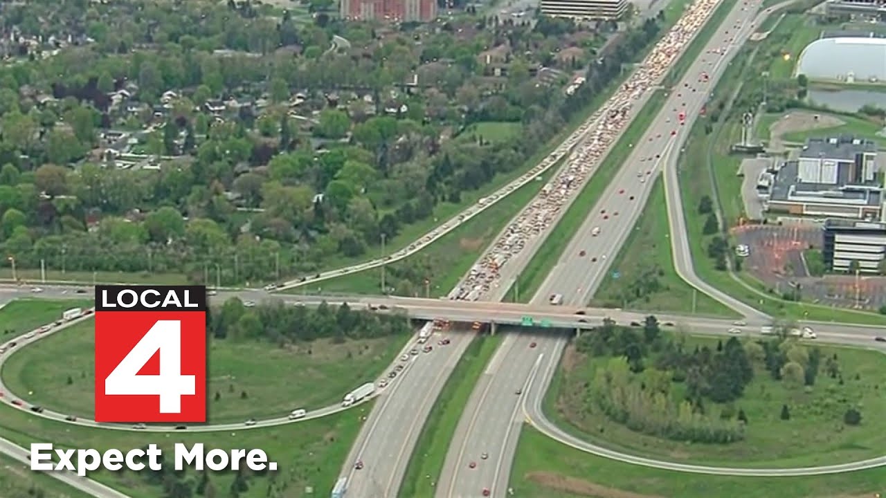 入手困難co-fe Crash causes NB I-275 to close at 7 Mile - YouTube