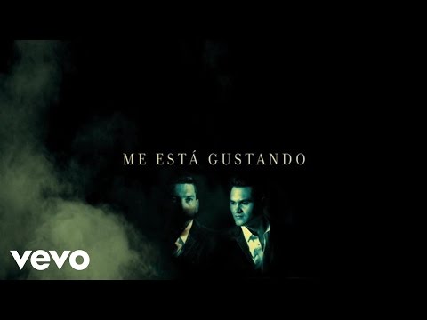 Banda Los Recoditos - Me Está Gustando (Lyric Video)