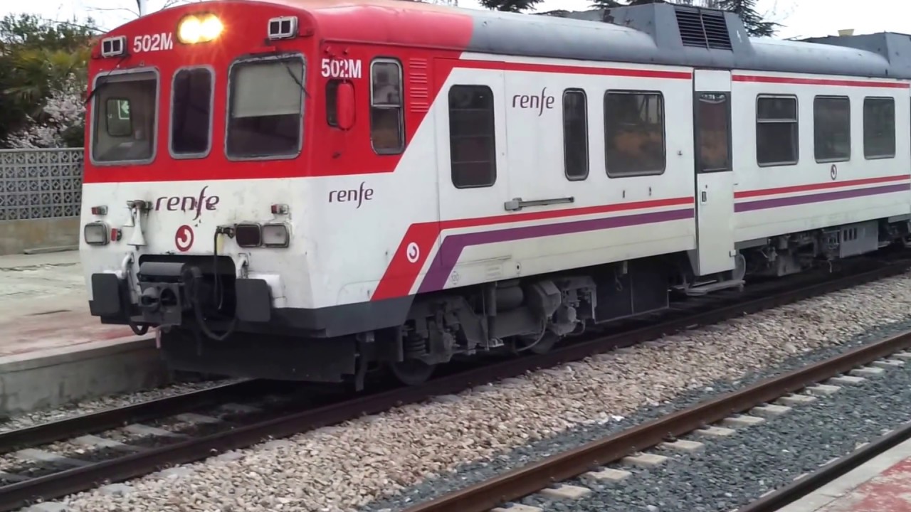 Acople de 592 301M 501M + 502M 302M en la Estación de Utiel