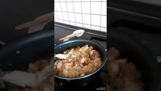 Как делать подливку с жаренной мукой Как делать подливку с жаренной мукой