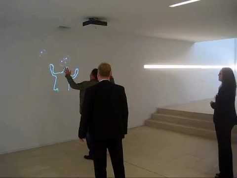 Volksbank Hamm: Human Motion Tracking and Gesture Recognition - Interactive Digital Signage
