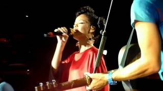 Coldplay & Rihanna - Princess of China (Live Stade De France,Paris 02/09/12)