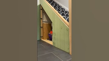 Under stairs cupboard frontal using MR MDF #carpentry