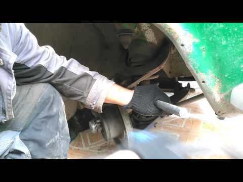 Выпрессовка шаровой съемником "Вилка"