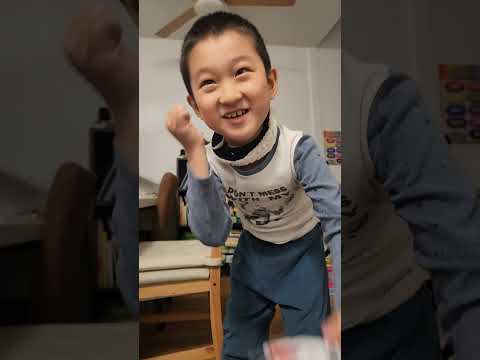 비행기 기내 방송하는 7살