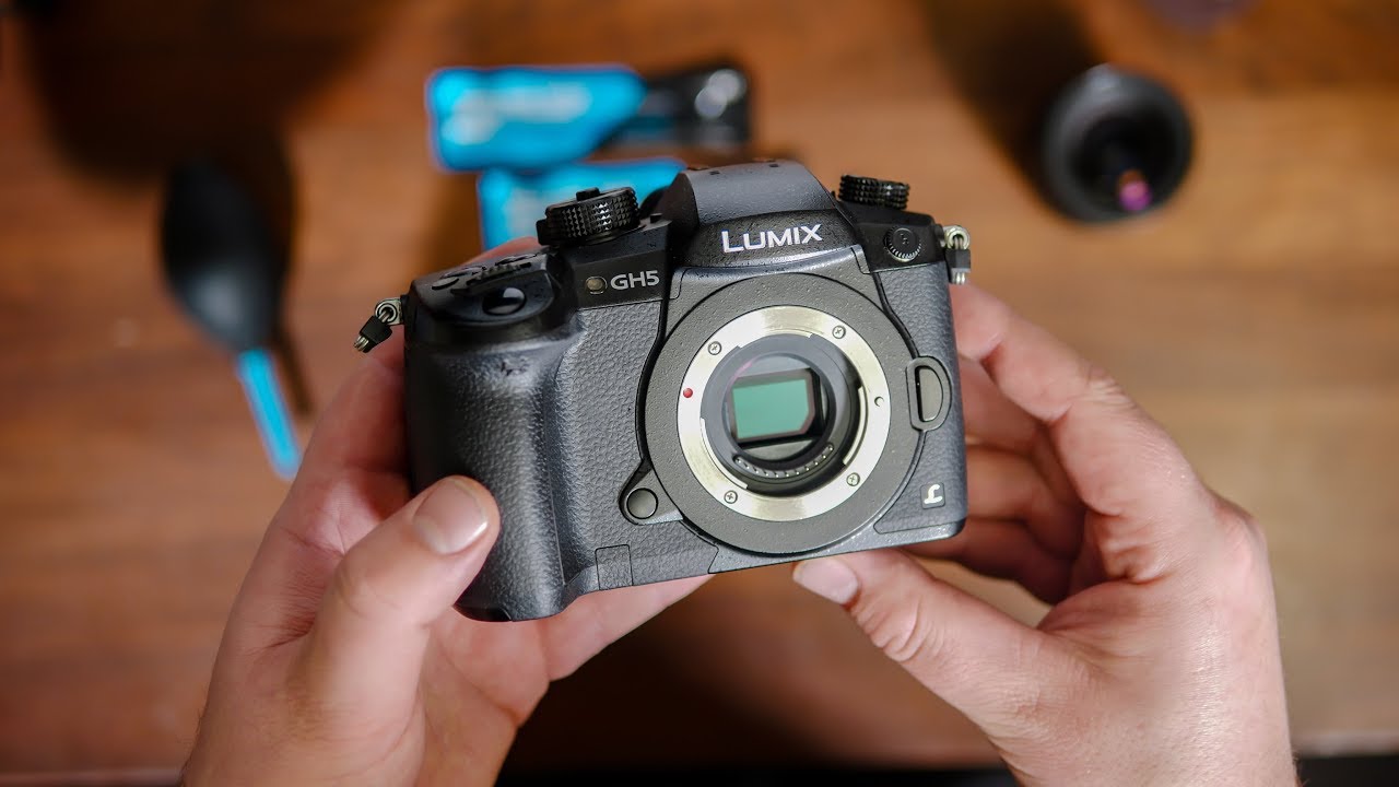 New Cleaning my Panasonic GH5 Sensor with VSGO Cleaning Kit