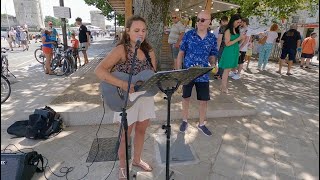 Jeune chanteuse - La Rochelle 2023 ( Mille fois Bravo à L' artiste ) ...