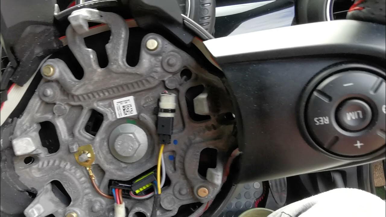 Mini Cooper F54/F55/F56/F57 Steering wheel boss removal and horn repair