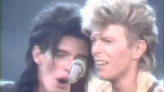 Video voorbeeld van "DAVID BOWIE - WHITE LIGHT, WHITE HEAT - LIVE GLASS SPIDER TOUR 1987"