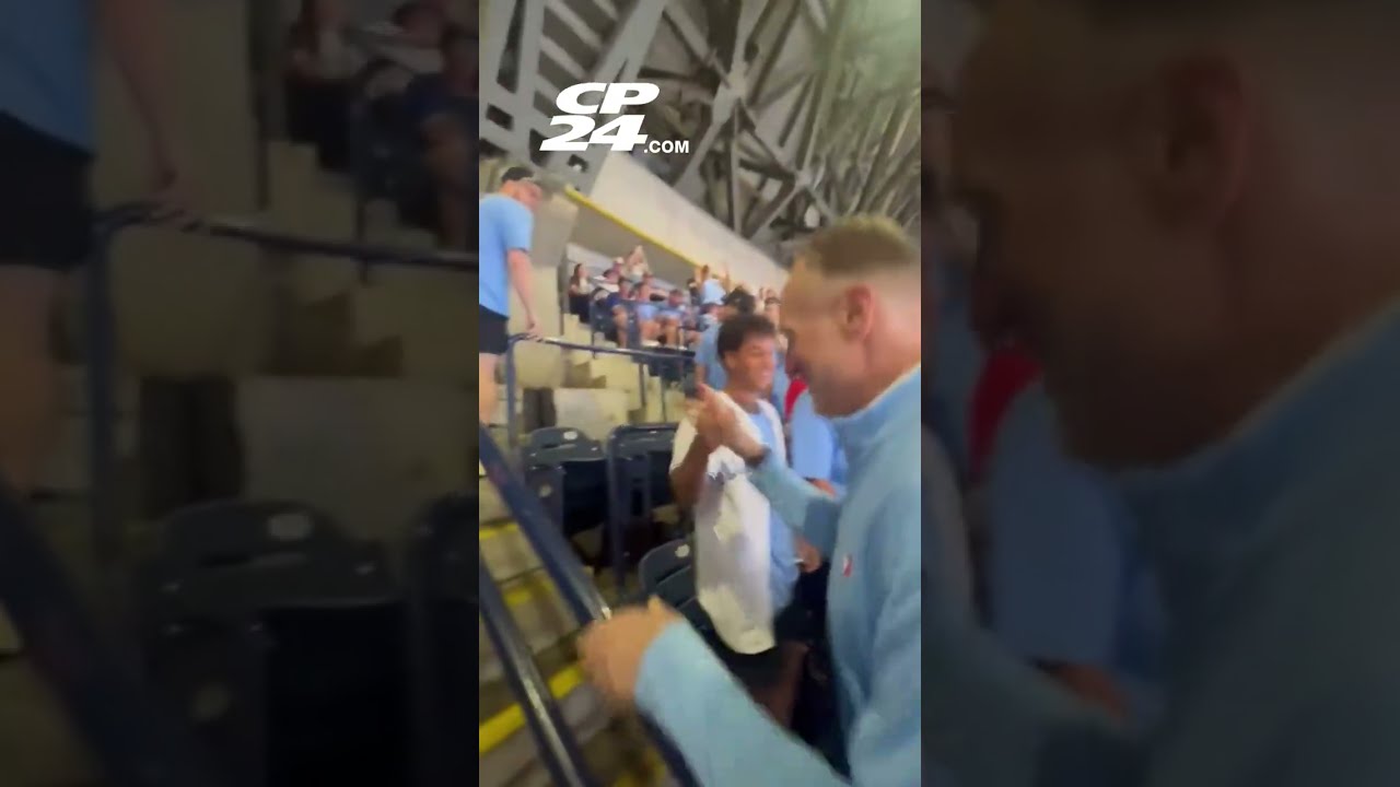 Video Shows Toronto Blue Jays President Visiting 500 Level At Rogers Centre