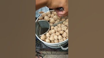 Habis Berenang dan Hujan Enaknya Ngebakso Anget-anget