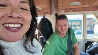 Morgen Vertrekken We Met Het Vliegtuig Naar......