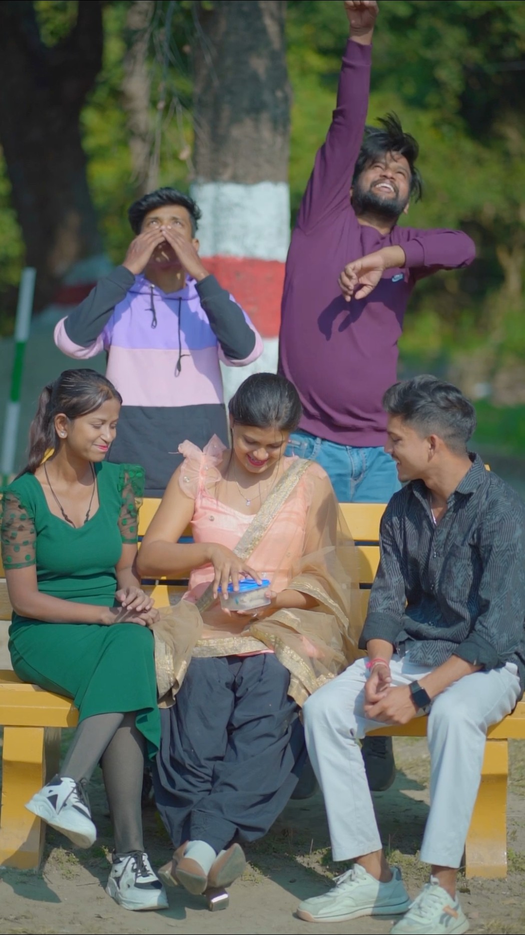 Kya hua agr maa dusro ke ghar bartan majti h to