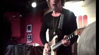 Philip Sayce performs Bitter Monday at 100 Club