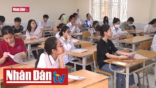 Thí sinh Hà Nội làm thủ tục dự thi tuyển sinh vào lớp 10