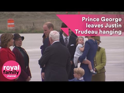 Príncipe George recusou dar um &#8220;high-five&#8221; ao primeiro-ministro do Canadá, que ficou de mão estendida