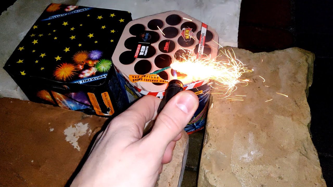 фонтан с фитилём пиротехника фейерверк. петарда взорвавшая рисунок. как поджигать салют в коробке.