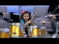 Eduarda Henklein de 4 anos tocando bateria! (13.05.2014)