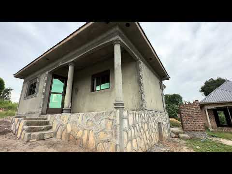 Tour of the outside of Frank's house in Mityana