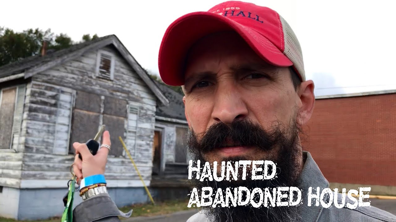 Abandoned houses and designing new Merchandise vlog