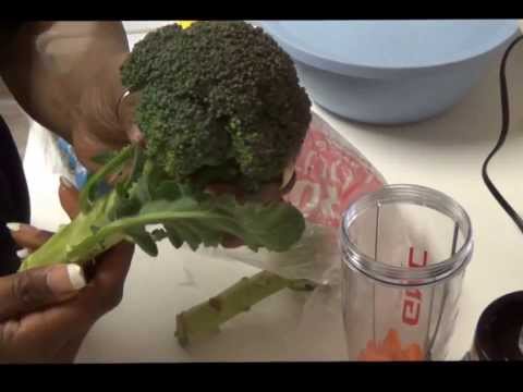 how-to-make-a-detox-smoothie---spinich,-kale-and-lemon-drink---detoxification-cleanse