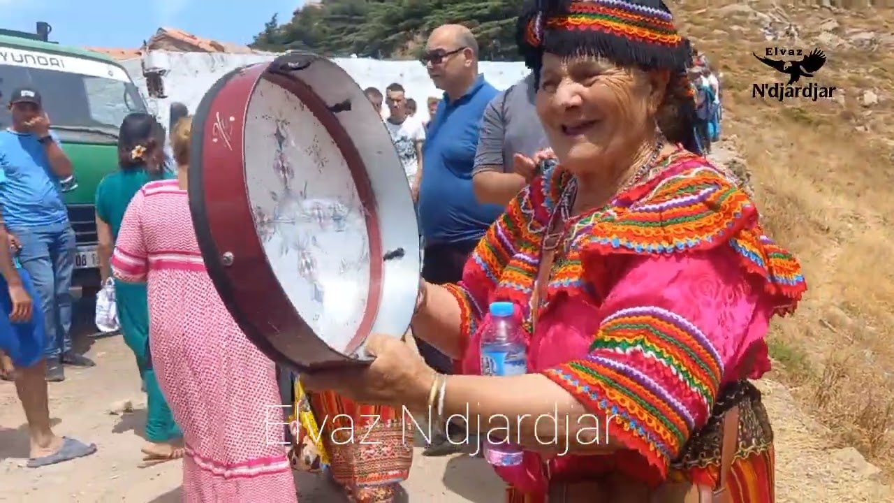 Elvaz N'djardjar Officiel/ faroudja n iwadiyen sur le chemin d'Azrou n thor