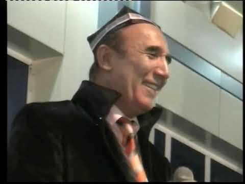 Yetuk, katta eshakli, soqolini olmagan ayol etagini kotarib, külotlarini yechib berdi Neylonda etuk porno fotosuratlar