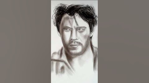 Drawing Chris hemsworth with Charcoal powder and pencil #shorts