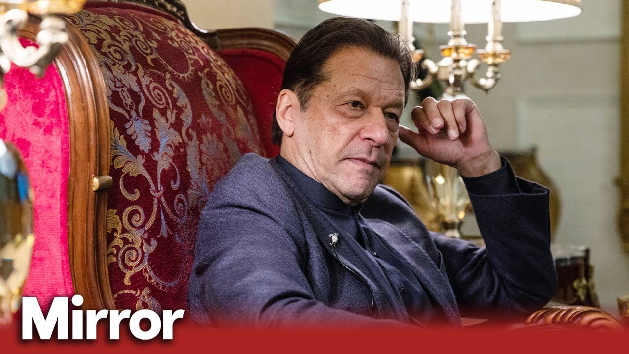 Clashes in Pakistan as police try to arrest Imran Khan