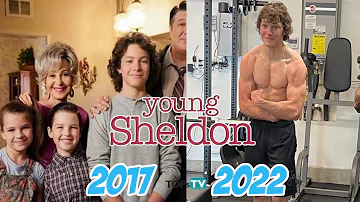 ¿Cuántos años tiene Sheldon cuando muere su padre?