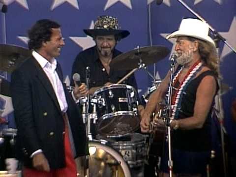 Willie Nelson & Julio Iglesias - To All the Girls I&rsquo;ve Loved Before (Live at Farm Aid 1986)