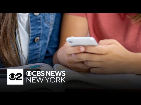 NYC Public Schools will comply with state cell phone ban, mayor says