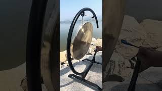 Small-sized chau gong ,listen to the beautiful sound of a whale stick rubbing against the gong