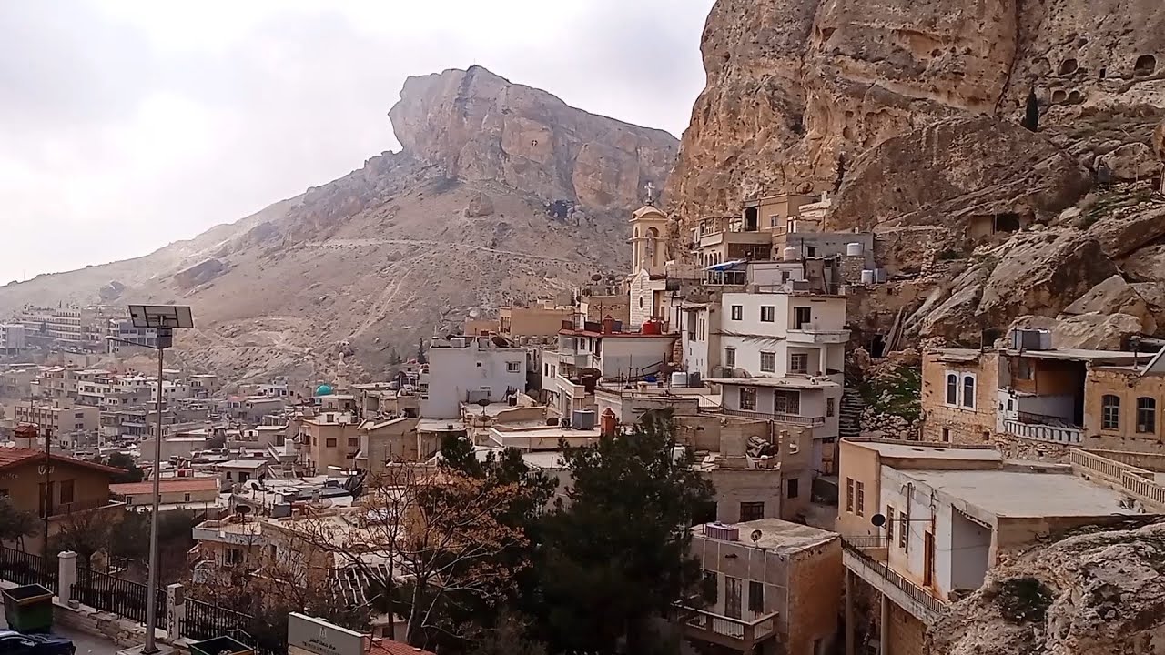 جولة خاصة في بلدة معلولا أبرز المعالم المسيحية بسوريا