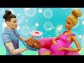 Видео для девочек, как БЕРЕМЕННАЯ БАРБИ ждет рождения малыша, а Кен за ней ухаживает. Видео КУКЛЫ