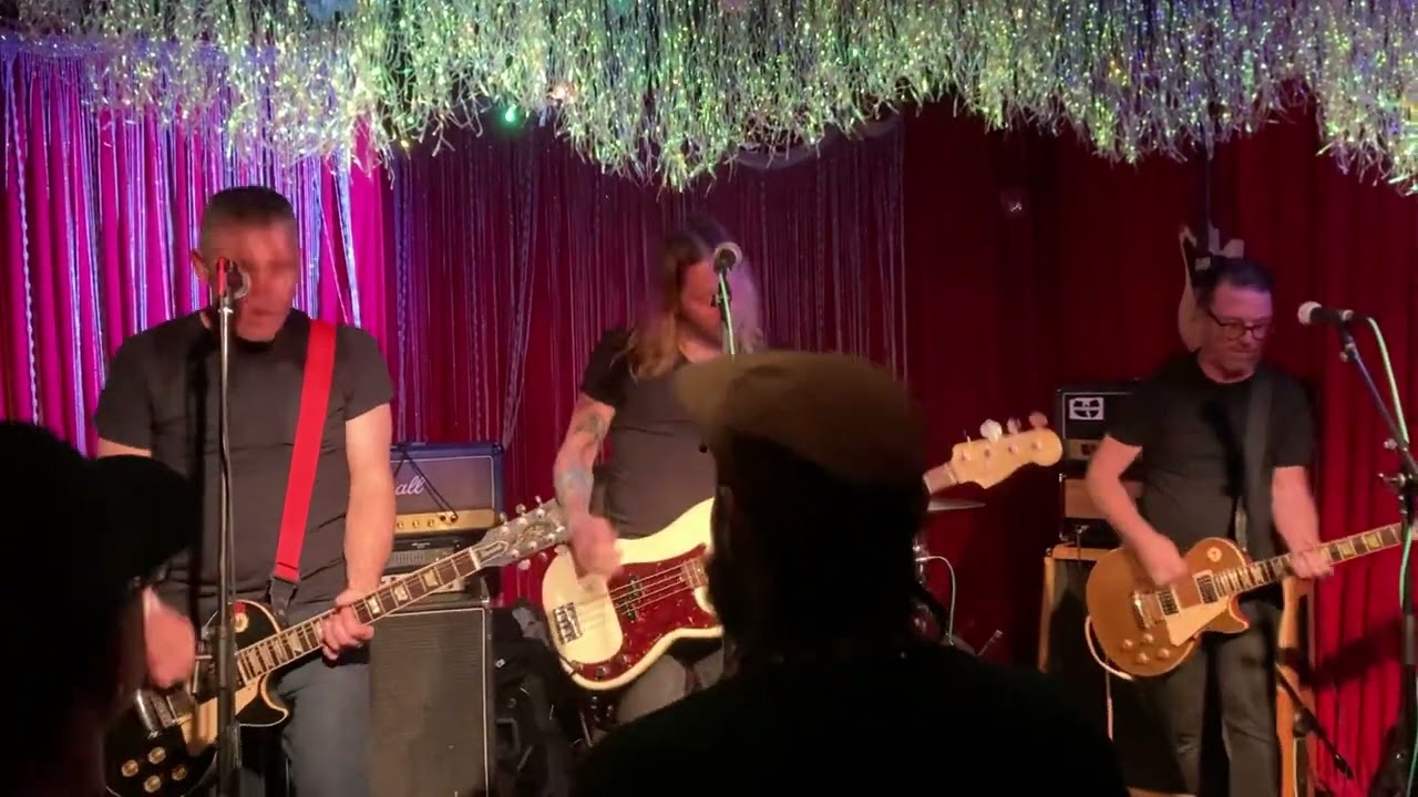 Pilot to Gunner - “Barrio Superstario” (live) 11/19/22